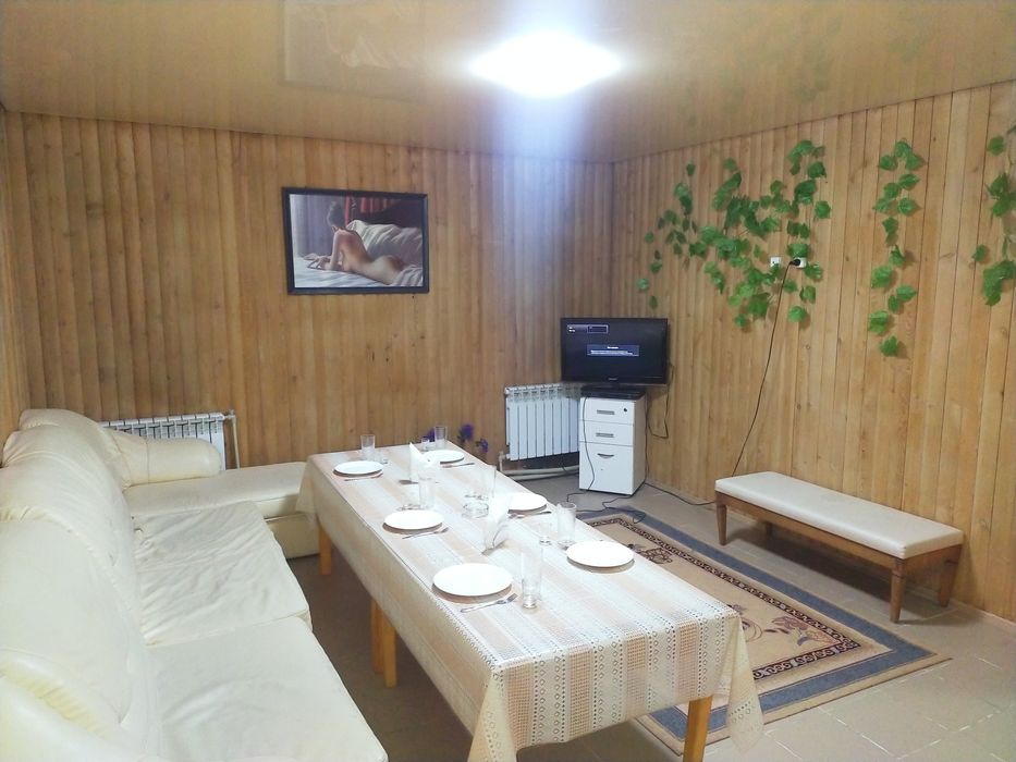 Сауна бассейном и бильярдом караоке.