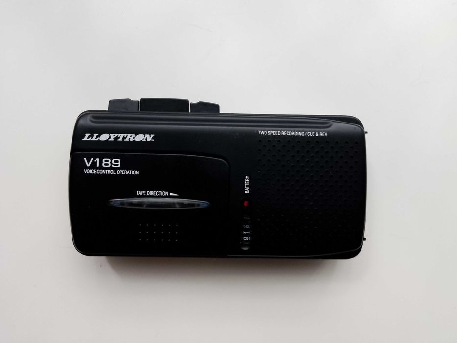 Компактен ретро диктофон LLOYTRON V189 Договаряне на цената!