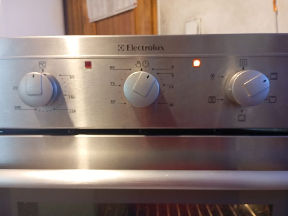 Cuptor electric incorporabil Electrolux