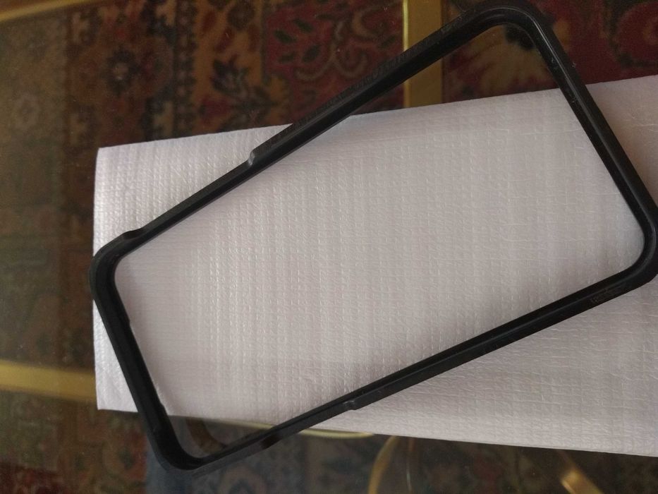 Силиконов протектор универ за телефон с екрана 5-5,3 инча НОВ