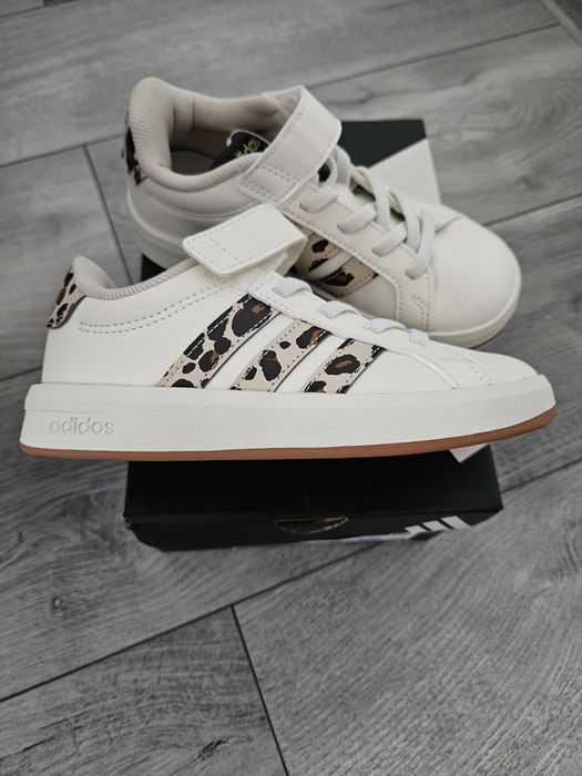Adidasi Adidas fete