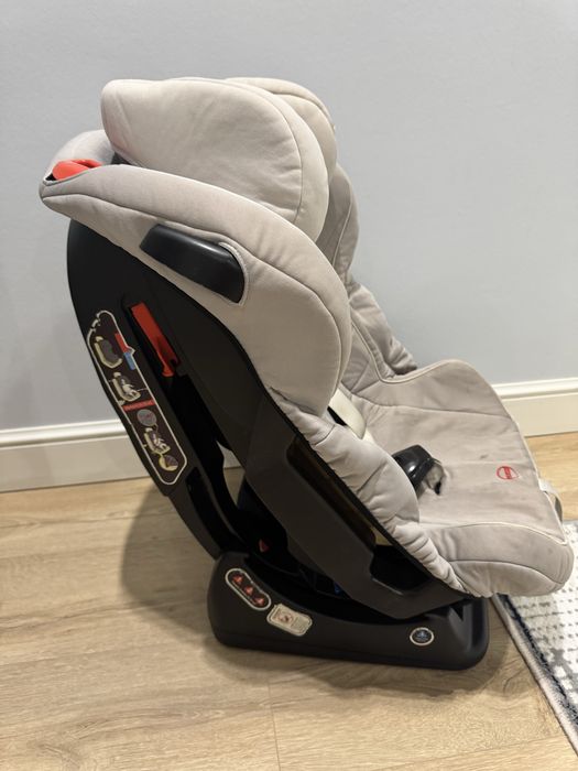 Срочно продам автокресло Hb