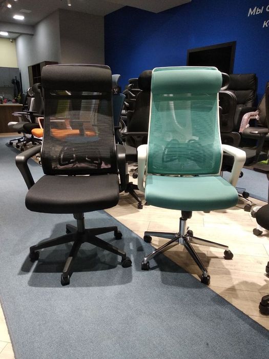 Офисное кресло для руководителя и персонала модель Bekko