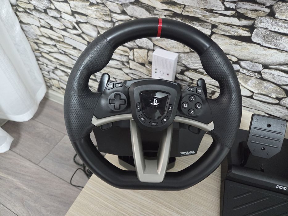 Vând volan sony cu tot cu pedale de gaming