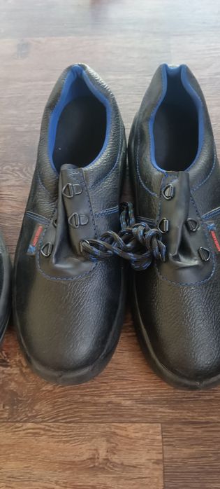 Ботинки спецобувь р.42-43