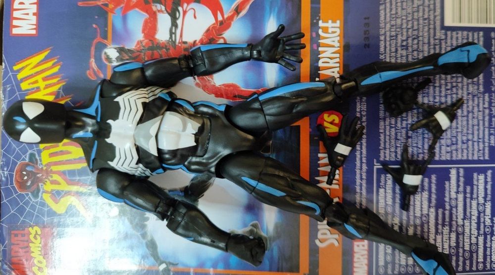 Продаю фигурку человека паука