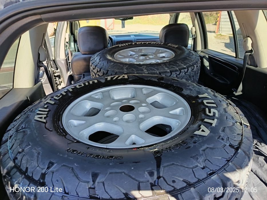 Кални Гуми ALL Terrain с джанти нови 235/85/16LT