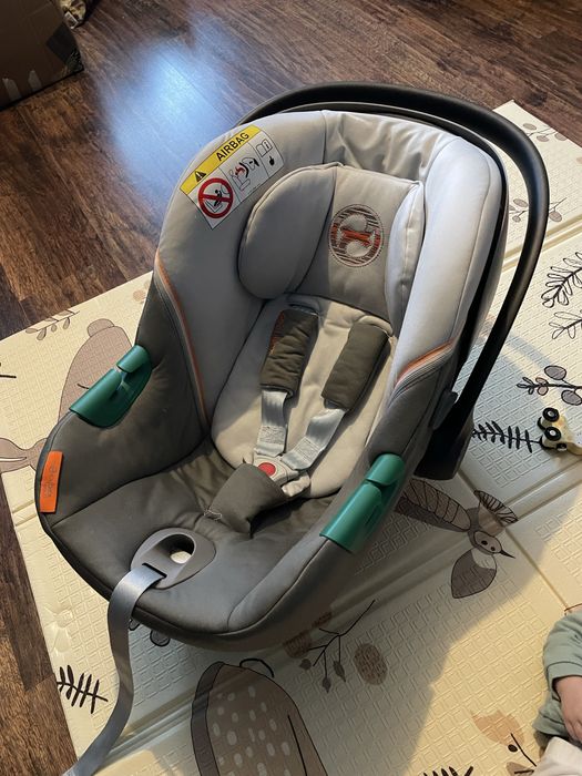 Scoica Cybex Aton B2 cu Isofix