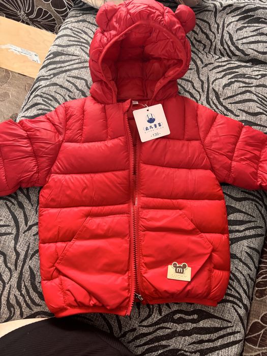 Куртка красная весна