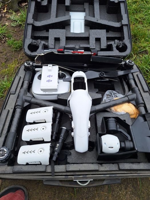 Vând drona DJI Inspire 1 generația 2 (plus una gen.1 defecta)