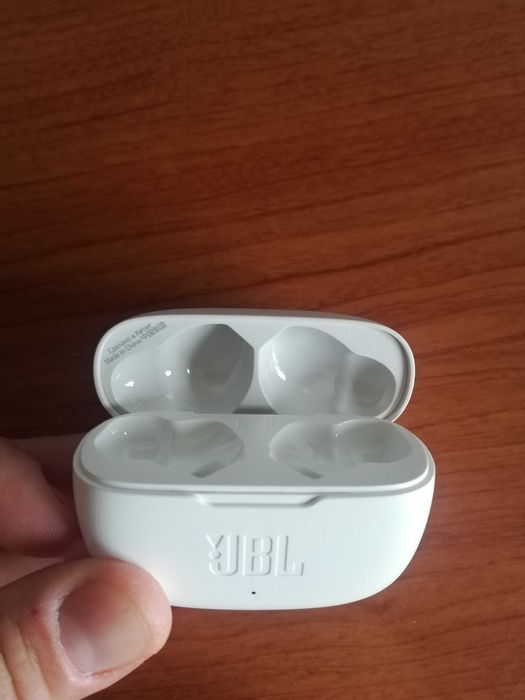 Безжични блутут слушалки JBL Tune 230NC TWS