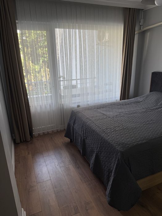 Дава се под наем Четиристаен апартамент в Бургас, Акациите - 130 кв.м за 765 € - Снимка #2