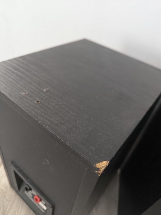 Boxe England KEF Q10