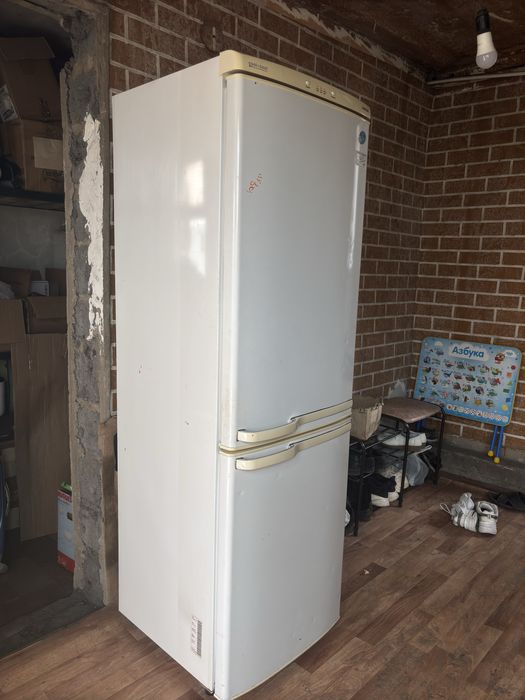 Хололилтник самсунг samsung