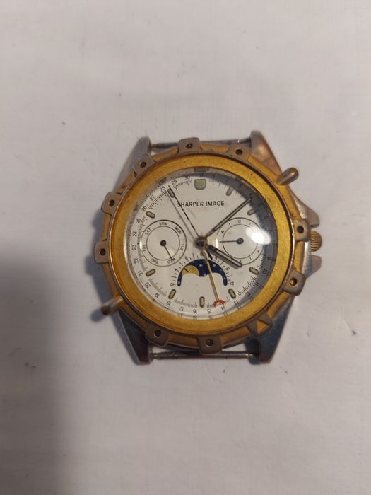 Часы мужские кварцевые.