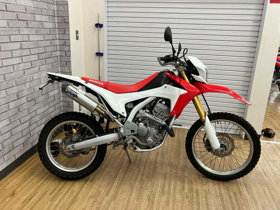 Мотоциклы 200-300 кубов с двигателем Honda