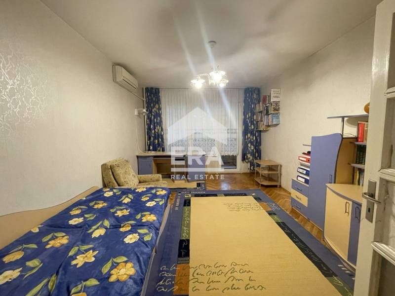 Продава се Тристаен апартамент в Варна, Възраждане 4 - 105 кв.м за 1481 €/кв.м - Снимка #6