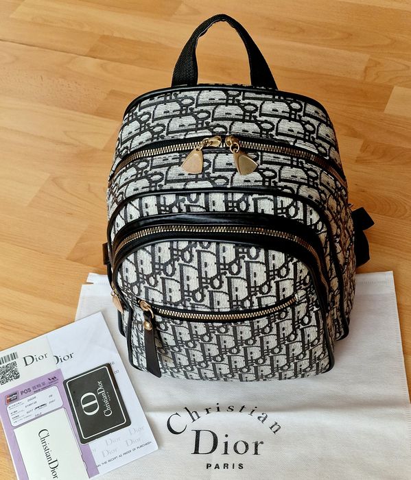 Rucsac C D super model, super pret, saculet, etichetă