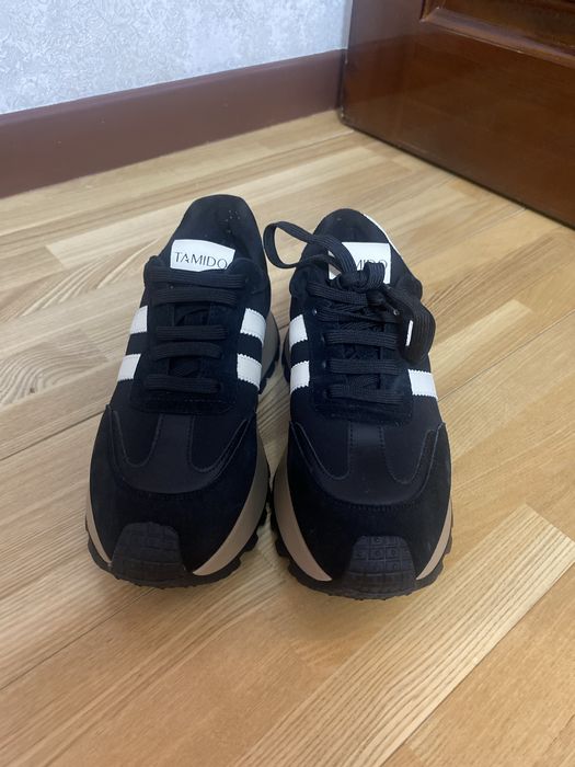 Продам кроссовки