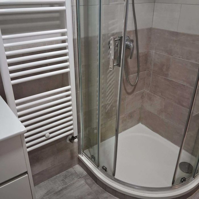Inchiriez apartament