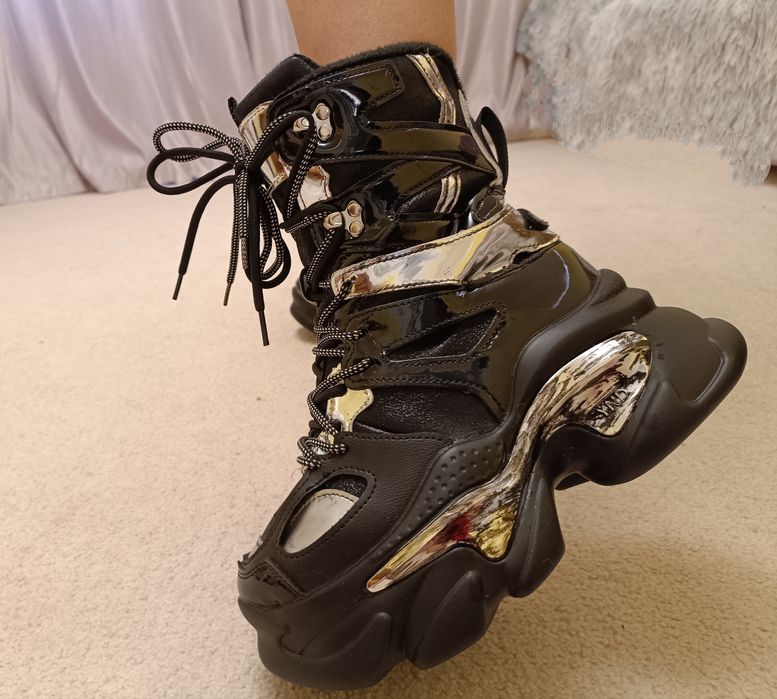 Ботинки зимние, прикольные. Для девочек и девушек. На 37,5