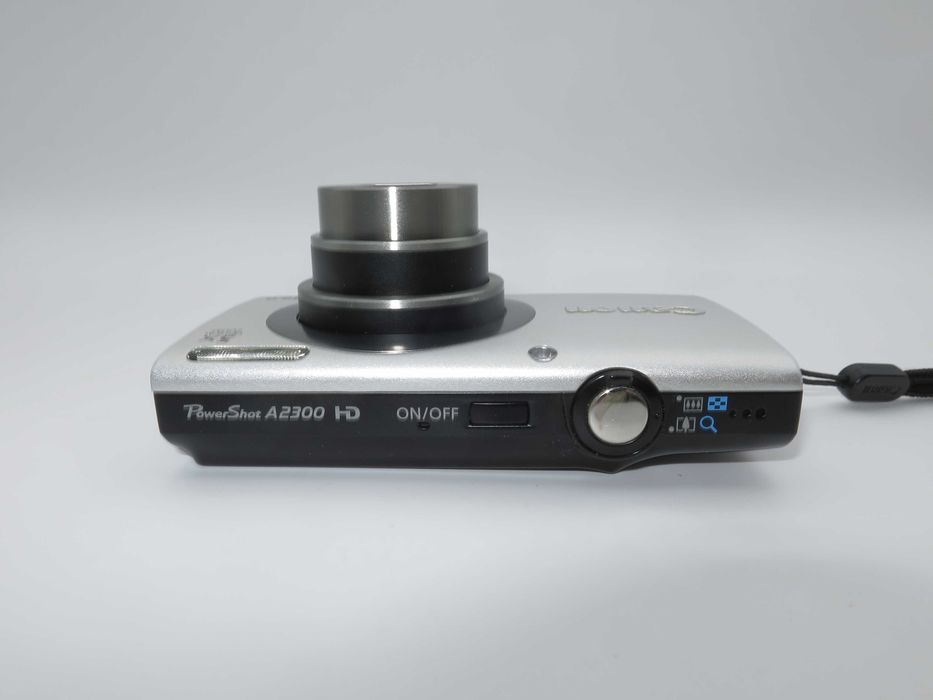 Canon PowerShot A2400 ултра компактен цифров фотоапарат, дигитална камера, 16MP, като НОВА, пълен комплект, работи отлично!