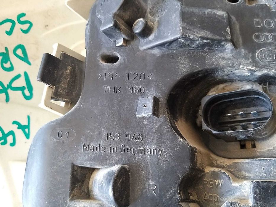 Stop tripla lampa dreapta audi a4 b6 8e scurt 153948