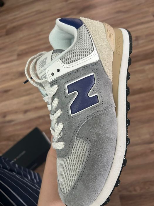 Продам новые кроссовки