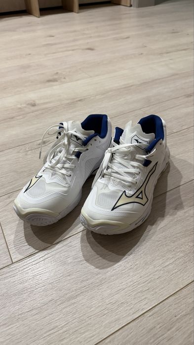 Кроссовки волейбольные Mizuno
