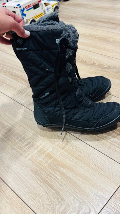 Ghete Columbia marimea 34