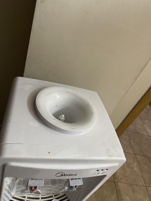 Диспенсер для воды Midea
