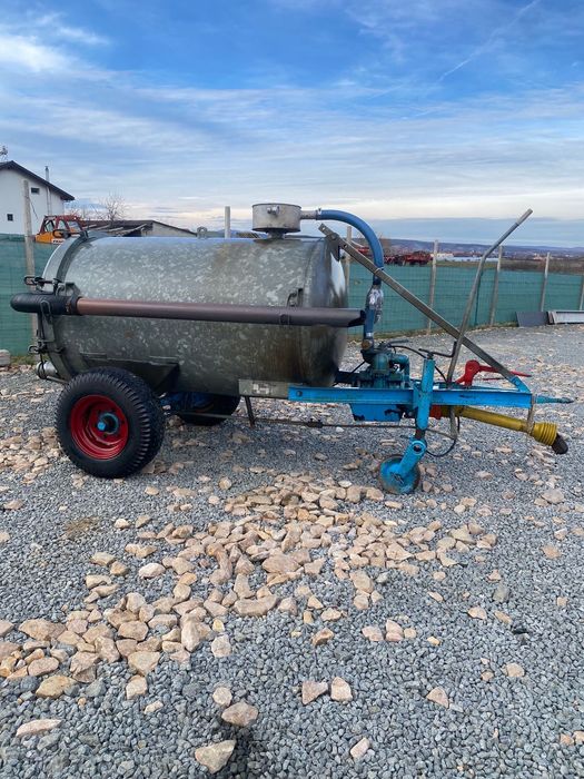 Vidanja vitanja cisterna dupa tractor 2200l de vanzare