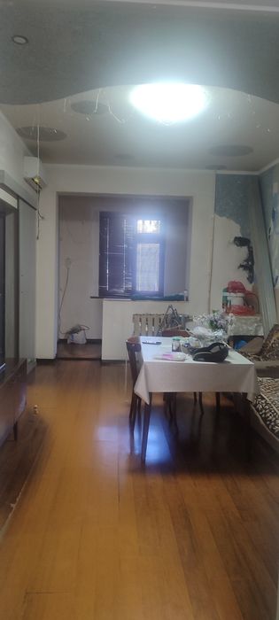 Продается 2 комн, 1й этаж,  Феруза школа 205