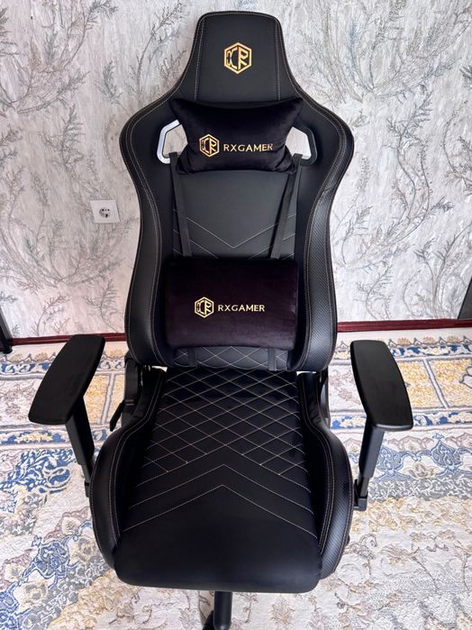 игровое и офисное кресло
