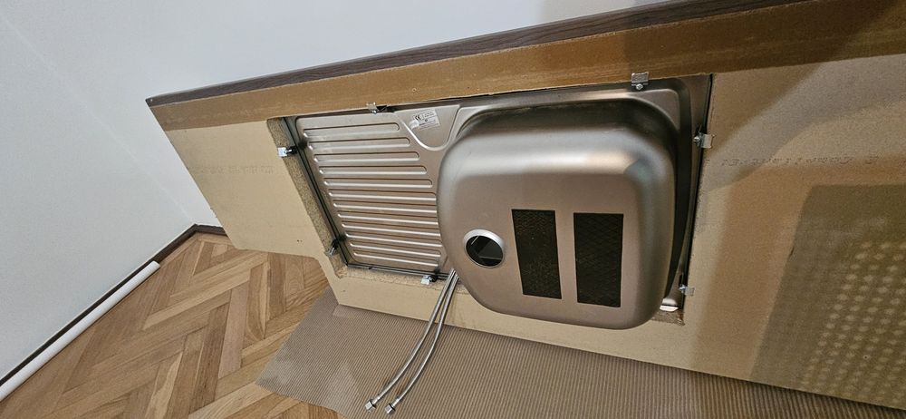 vindem mobilier de bucatarie in stare noua nefolosit