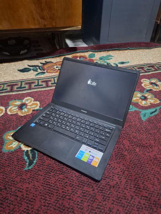 Notebook sotiladi srochna