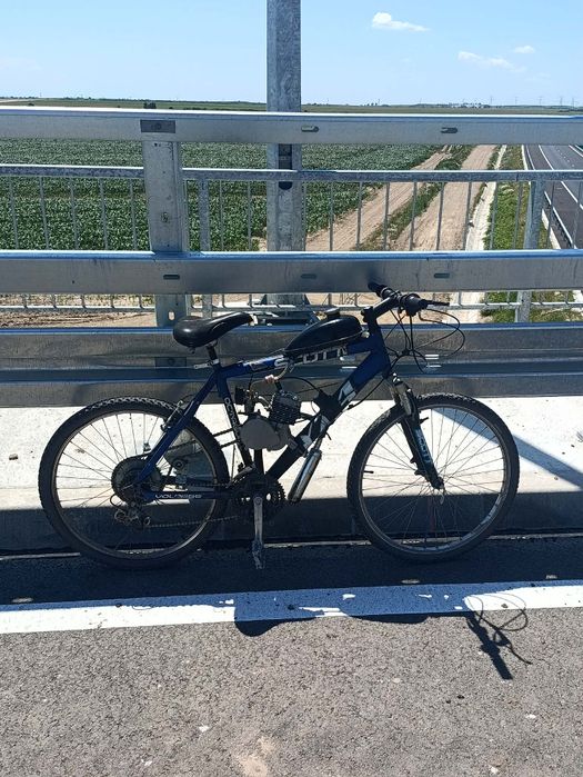De vânzare bicicleta cu motor 80cc