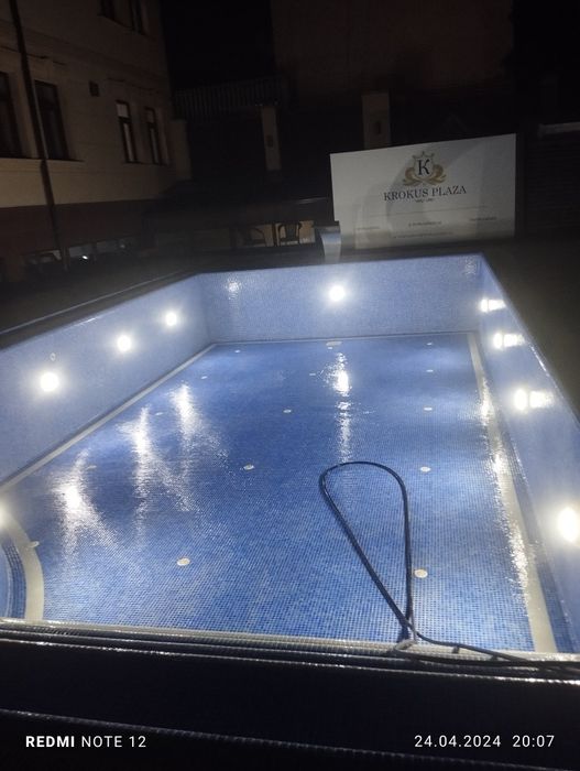 Строительство.бассейнов. водопада