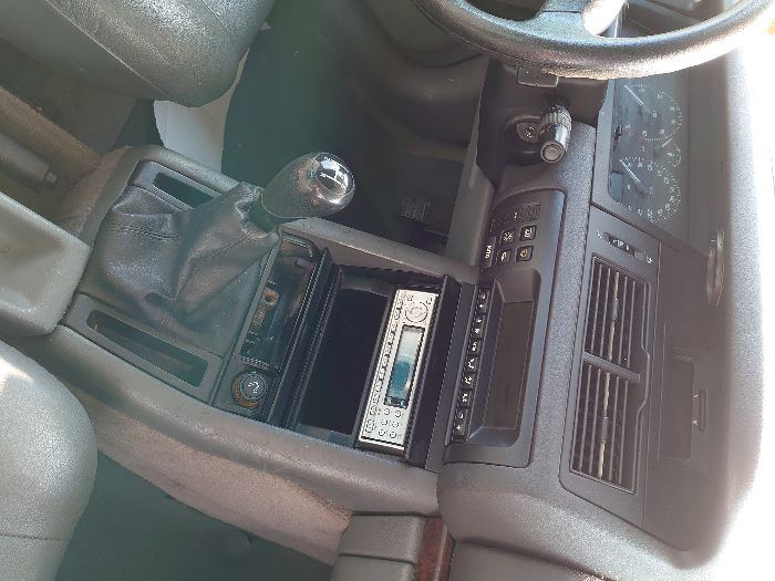 Продавам Рено Сафран 1 и 2 генерация на части