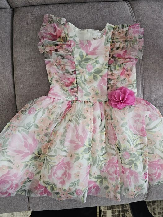 Две разкошни рокли за принцеси