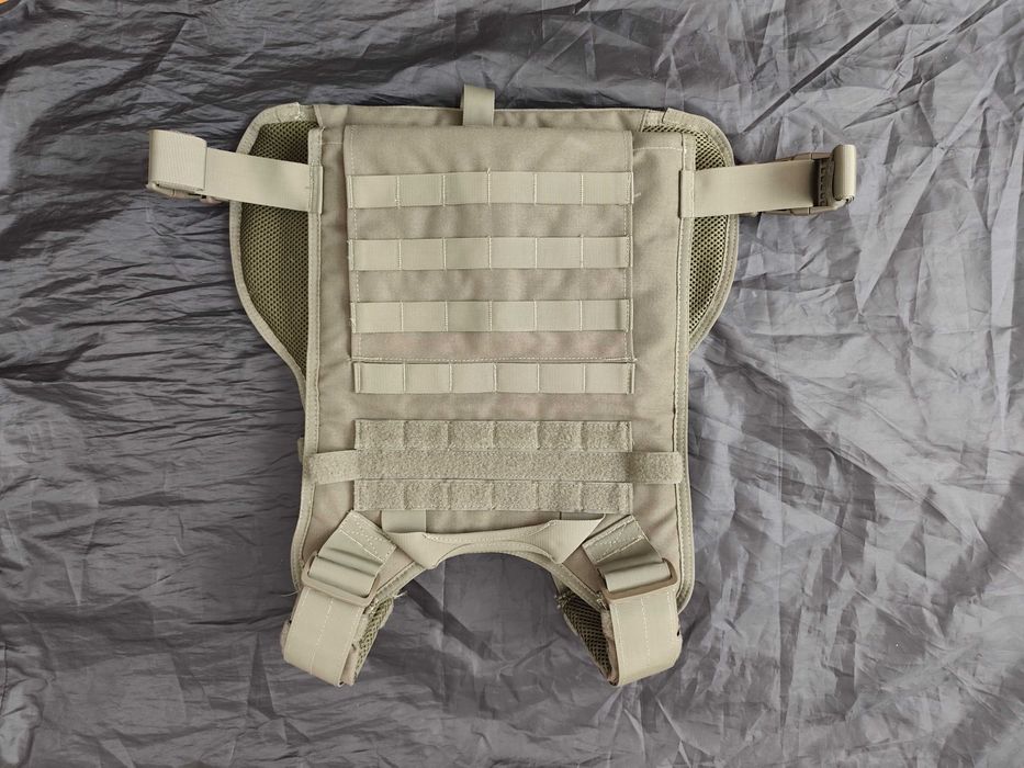 AIRSOFT ЕЪРСОФТ ЕКИПИРОВКА (Plate Carrier, джобове и аксесоари)