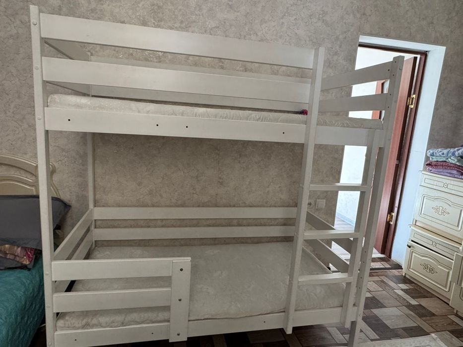 Кровать детская двухярусная