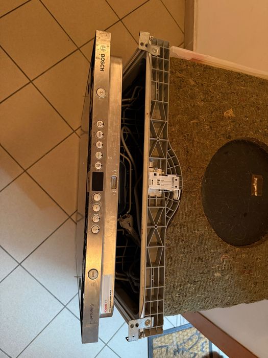 Съдомиялна Bosch SilencePlus за вграждане