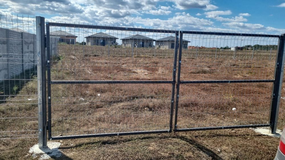 2 loturi de 400 m teren intravilan Sabareni