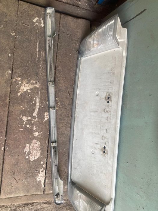 Подномерник на Lexus lx570