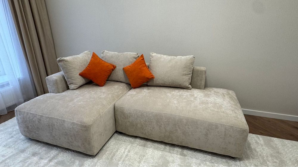 Стильный и комфортный диван