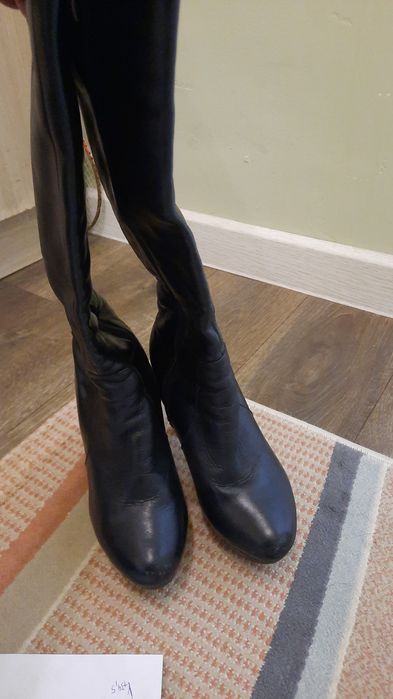 Продаются кожаные сапоги на платформе