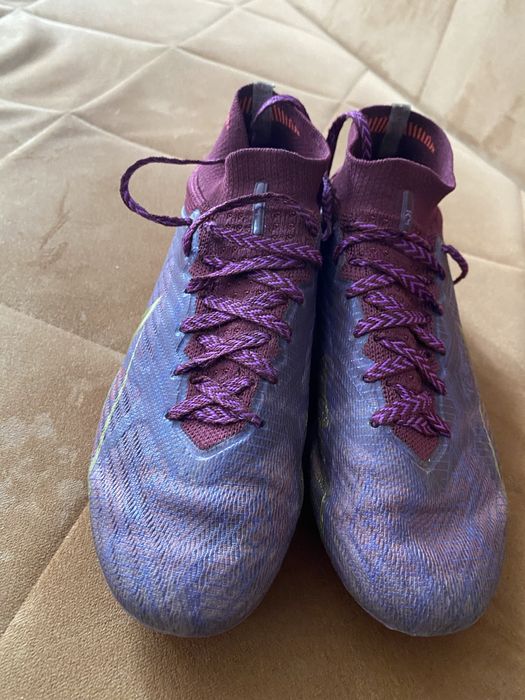 Продам Бутсы футбольные