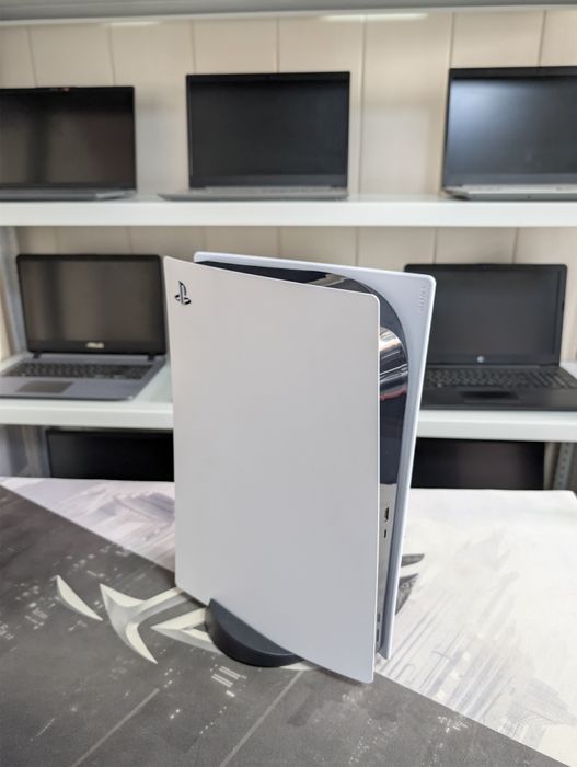 PlayStation 5 в отличном состоянии