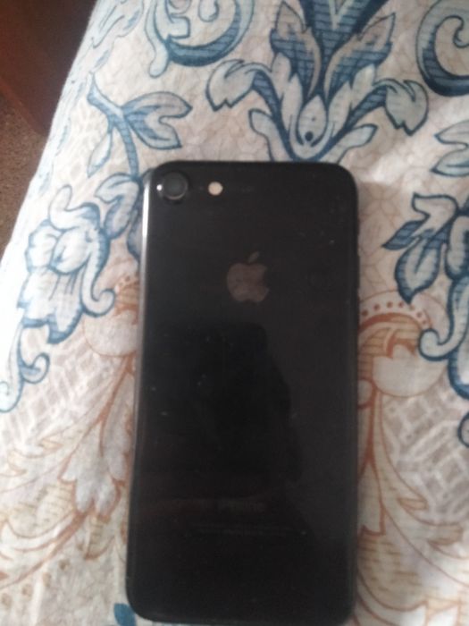 Айфон 7 в хорошем состоянии